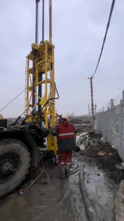 Буровая установка на базе Урала для бурения глубинных водопонизительных скважин с обратной промывкой